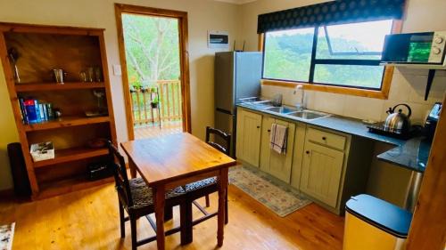 Bathurst Apartment | Branch Bound Cabins - Bathurst Village