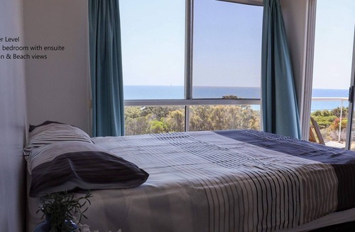 Orchid Beach House | Break Sea House - Ocean & Beach views, 5 minutes to the beach