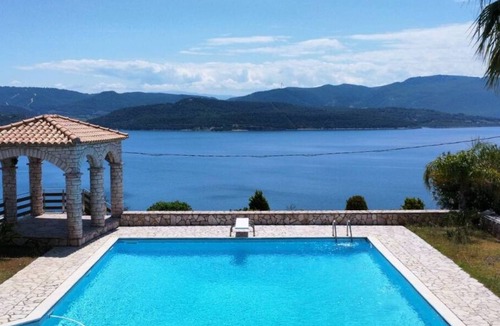 Theologos House | Breathtaking Seaview Villa with Pool near Athens
