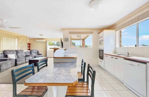 Bellara Apartment | Bribie Island - 4bed Spacious Conjoined Unit