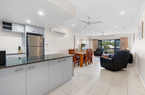 Trinity Beach Apartment | Bright 3-Bedroom Beachside Stay with Pool & BBQ