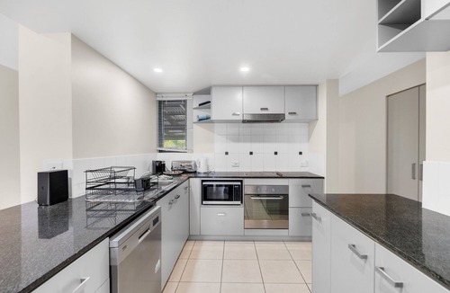Trinity Beach Apartment | Bright 3-Bedroom Beachside Stay with Pool & BBQ