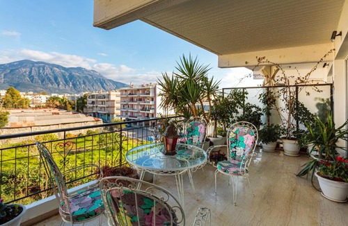 Kalamata Apartment | Bright comfy flat near the beach & the city center