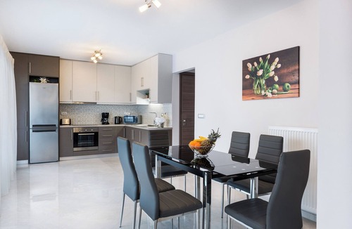 Gerani Apartment | Bright, Modern Flat next to Beach & near Platanias