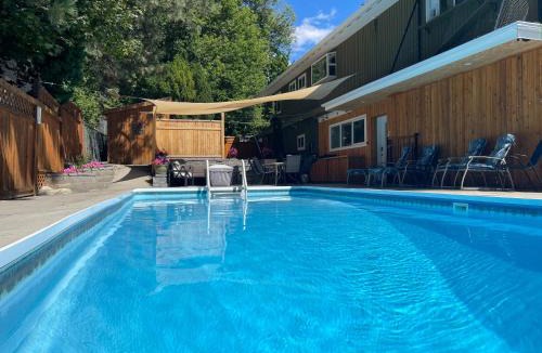Okanagan-Similkameen Apartment | Bright poolside walkout two bedroom basement suite in the Okanagan