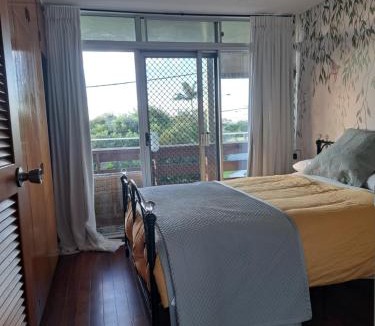 Margate Bed & Breakfast | Brisbane 1960s Pool House - hosted bed and breakfast
