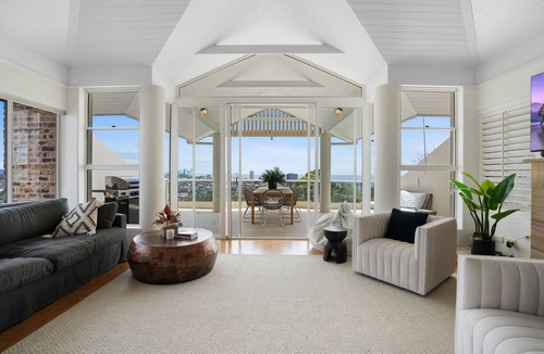 Burleigh Heads House | Burleigh Heads hidden gem with breathtaking view and walking distance from beach