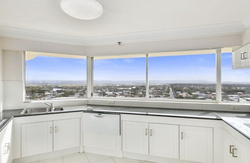 Miami House | Burleigh Surf Spectacular Views from all Rooms