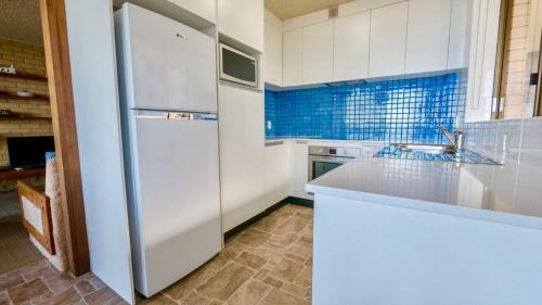 Kings Beach Apartment | By The Sea Unit 4 13 Esplanade Kings Beach