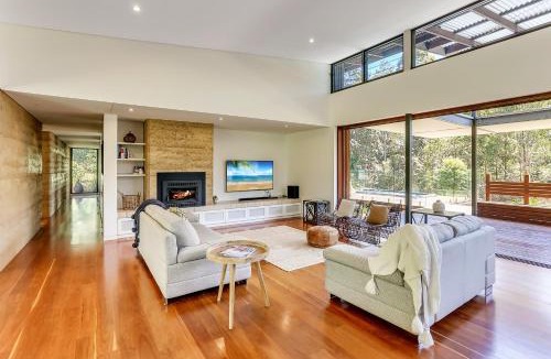 Doonan House | Calanthe Acreage - Doonan