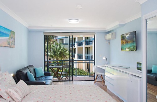 Coolangatta Apartment | Calypso Plaza Resort Unit 223