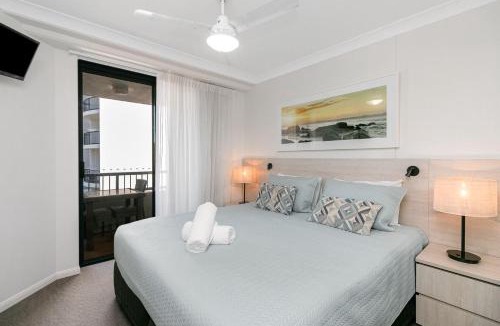 Coolangatta Apartment | Calypso Plaza Resort Unit 306