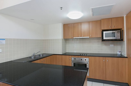 Coolangatta Apartment | Calypso Tower Unit 807 Three bedroom beachfront apartment in central Coolangatta