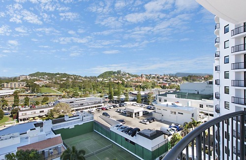 Coolangatta Apartment | Calypso Tower Unit 807 Three bedroom beachfront apartment in central Coolangatta