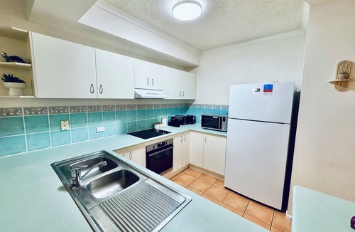 Cannonvale Apartment | Cannonvale Ground Floor Apartment - 2 bed - Sleeps 4 - Swimming Pool
