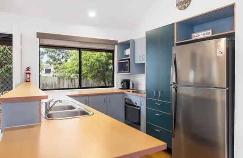 Woorim House | Capricorn Dancer - Architecturally Designed Beachside Bungalow (Dog Friendly)nn