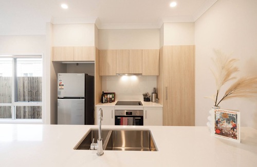 Griffin House | Casa Callistemon - Brand new home 10 min away from North Lake Westfield!