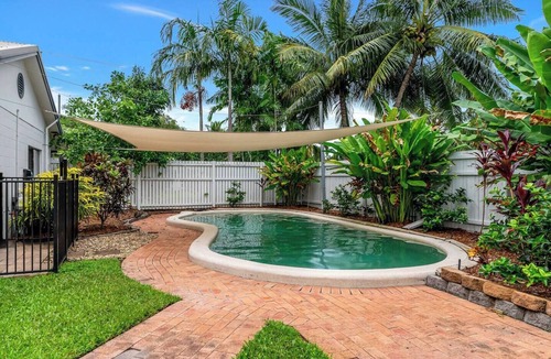 Kewarra Beach House | Casa Del Mar Poolside Retreat Near Trinity Beach