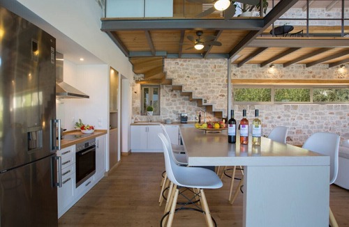 Fternon Villa | Casa Di Vino Luxury & spacious villa with private pool and jacuzzi