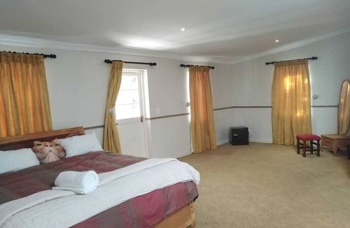 Somerset West House | Casa Serena Villa Guest House