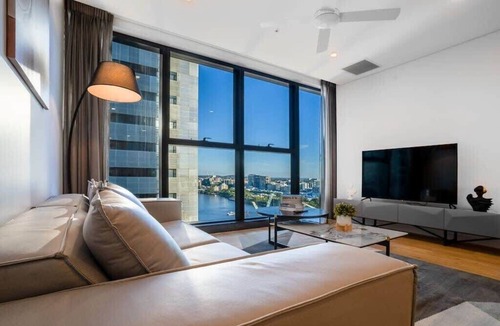 Brisbane Central Business District Apartment | CASSA ONE - The Heart of CBD & River View w/Pool