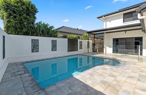 Wellington Point House | CASSA WELLINGTON POINT - Spacious 4BR Home w Pool