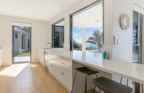 Castaways Beach House | Castaways Beach Escape - 4 Bedroom