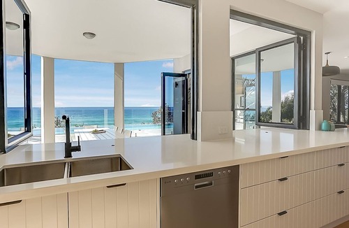 Castaways Beach House | Castaways Beach Escape - 4 Bedroom