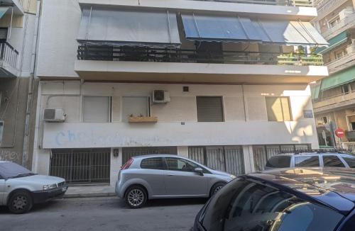 Petralona Apartment | Central Athens, 2' to Train, 25' walk to Acropolis