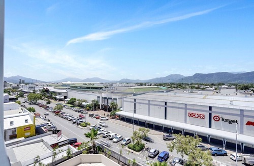Cairns Central Business District Apartment | Central Cairns Condo with Rooftop Pool, City Views & Secure Parkin
