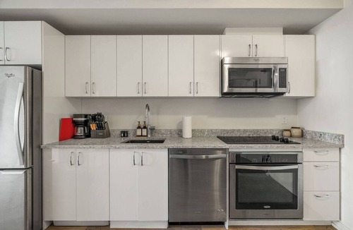 East Village Apartment | Central DT» King Bed»Library»Fitness Centre#7