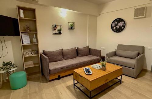 Heraklion Apartment | Central Studio Semi-basement