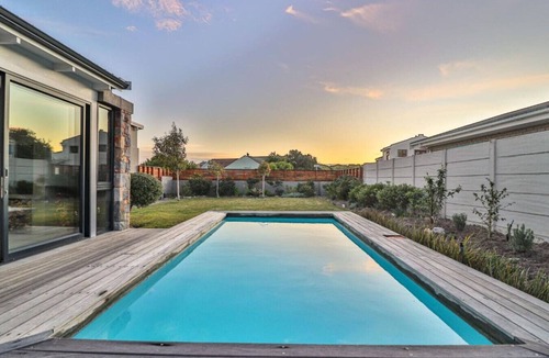 Vermont House | Champagne Air Luxury Villa with pool, pet friendly