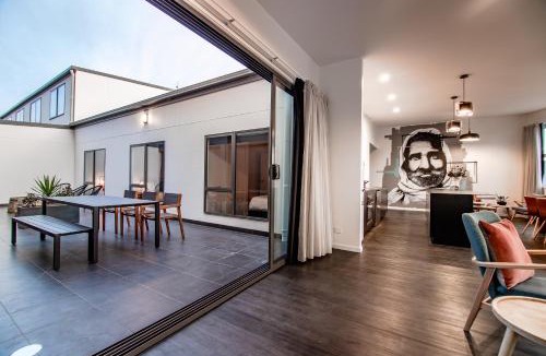 Launceston CBD Hotel | Change Overnight