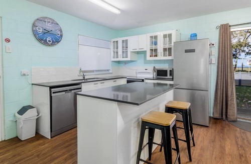 Bongaree Apartment | Charm and Comfort on Bribie