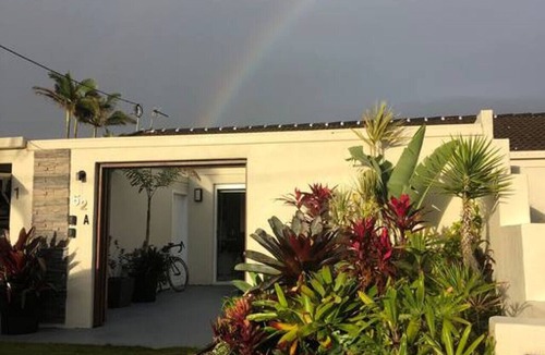Buddina Apartment | Charming 1BR beachside retreat, steps from dog beach.