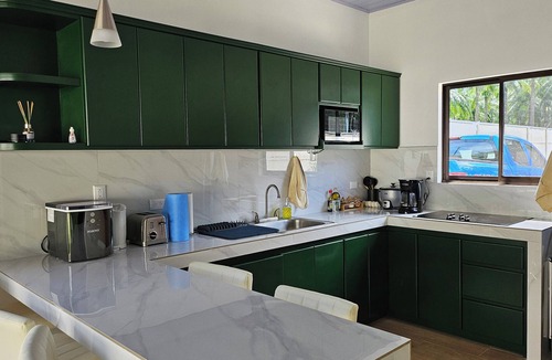 Parrita House | Charming 2-bedroom house with WiFi, AC in serene Parrita