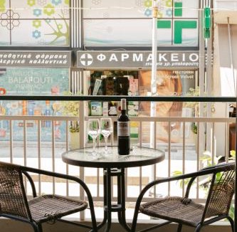 Zavlani Apartment | Charming & Authentic Gem - Walk to Port & Shops!