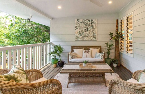 Edge Hill House | Charming Queenslander with Pool – Perfect Family or Friends Getaway in Cairns