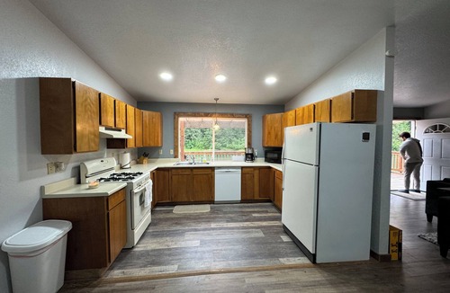 Cordova Apartment | Charming riverfront 2-bedroom apartment with WiFi in Cordova