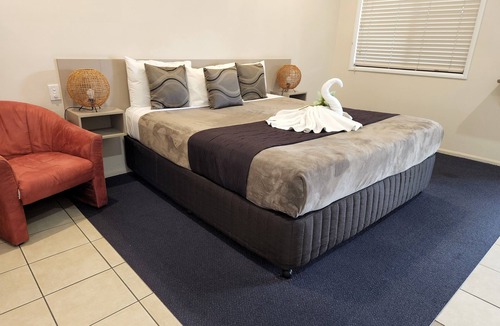 Richmond Hill Hotel | Charters Towers Motel