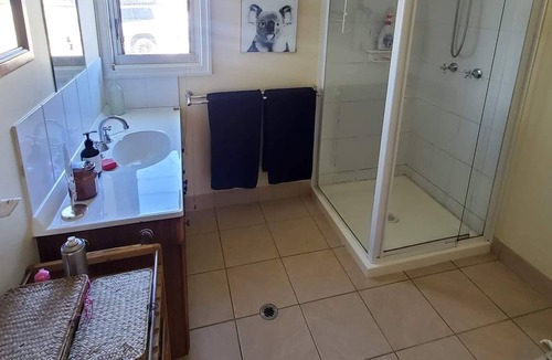 Crossdale Other | Cheerful Farmhouse 10 Mins From Somerset Dam