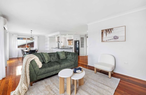 Rochedale South House | Chic 3BR Home with Pool in Rochedale South