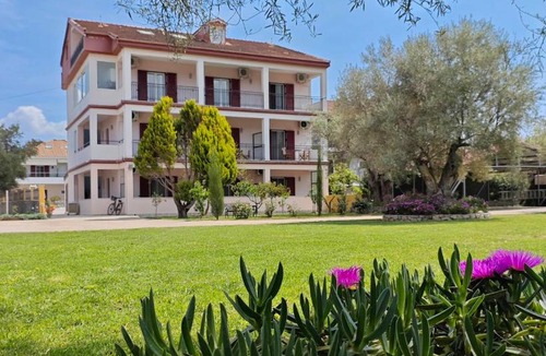 Lygia Apartment | Christina Studios