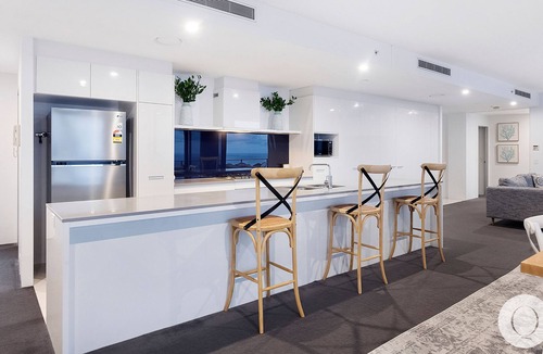Surfers Paradise Apartment | Circle on Cavill– 5 Bed Family Sub Penthouse Ocean
