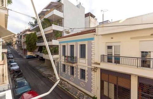 Mets Apartment | Classic Living 2 Bd Historic Apt w Acropolis View