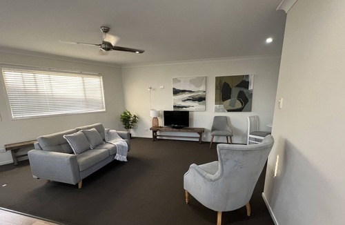 Paddington Apartment | Clean and Cosy close to Suncorp Train Bus Restaurants