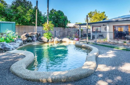 Clifton Beach House | Clifton Cove Cairns Paradise- Stylish Tropical Retreat Near Clifton Beach & Palm Cove