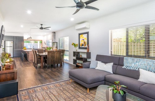 Clifton Beach House | Clifton Cove Cairns Paradise