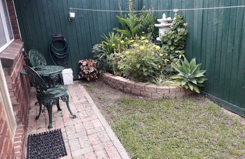 Kippa-Ring House | Close to rail and shops